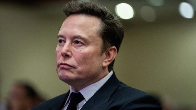 Seru-seruan membayangkan kekayaan Elon Musk yang tembus ribuan triliun rupiah jika diubah jadi martabak manis—berapa banyak loyang bisa dibeli?