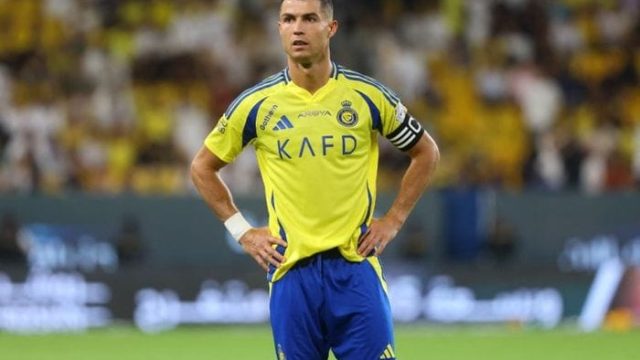 Mengintip siapa saja 10 pemain sepak bola dengan gaji tertinggi 2025, termasuk Cristiano Ronaldo yang meraup hingga Rp4,5 triliun—bonus, kontrak, dan fakta menariknya!